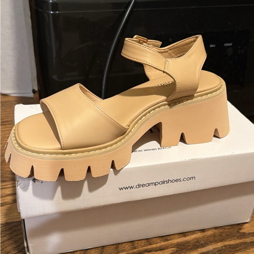 Dream Pairs Tan Chunky Sandals